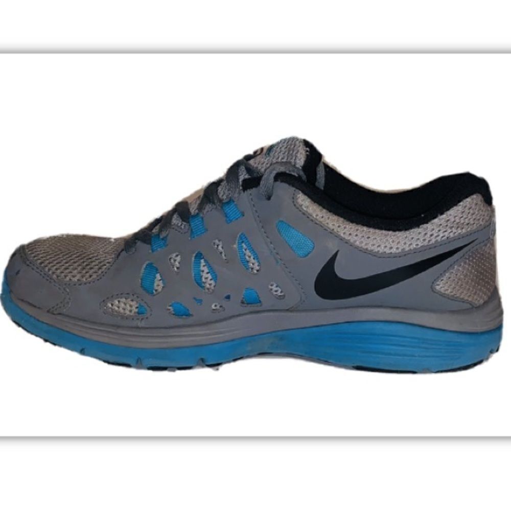 Nike dual fusion run 2 shoes size 5.5y